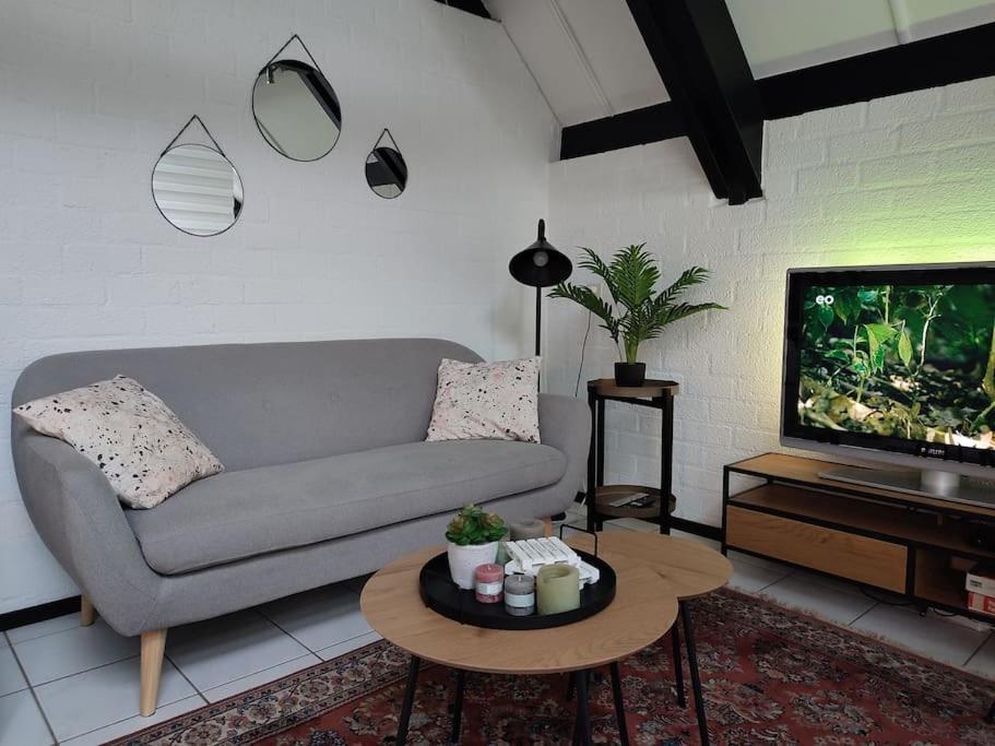 Vrijstaande Recreatiebungalow Met Slaapvide Posterholt Exteriör bild