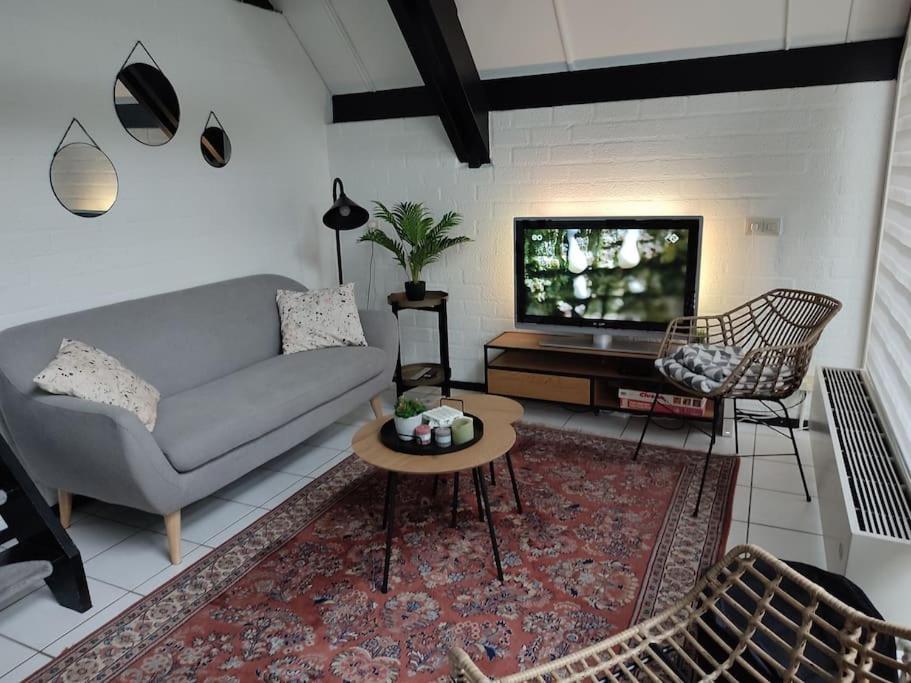 Vrijstaande Recreatiebungalow Met Slaapvide Posterholt Exteriör bild