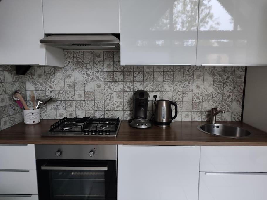 Vrijstaande Recreatiebungalow Met Slaapvide Posterholt Exteriör bild