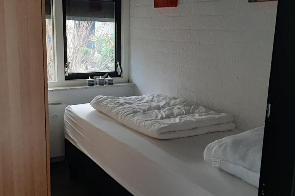 Vrijstaande Recreatiebungalow Met Slaapvide Posterholt Exteriör bild