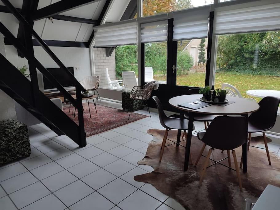 Vrijstaande Recreatiebungalow Met Slaapvide Posterholt Exteriör bild