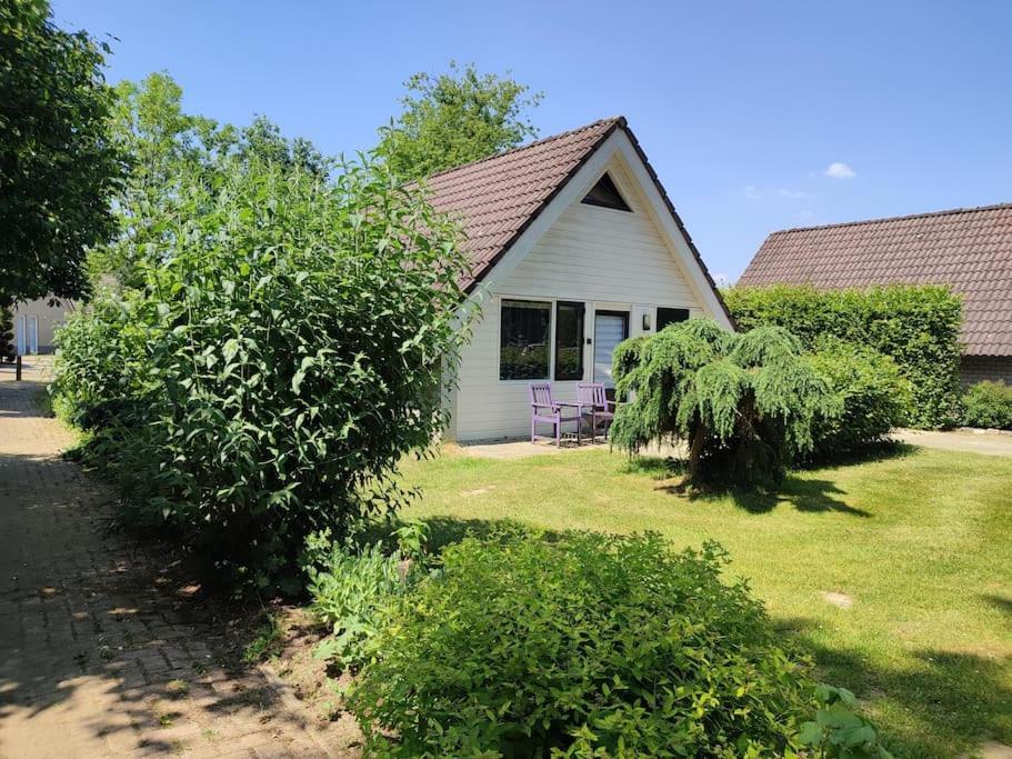 Vrijstaande Recreatiebungalow Met Slaapvide Posterholt Exteriör bild