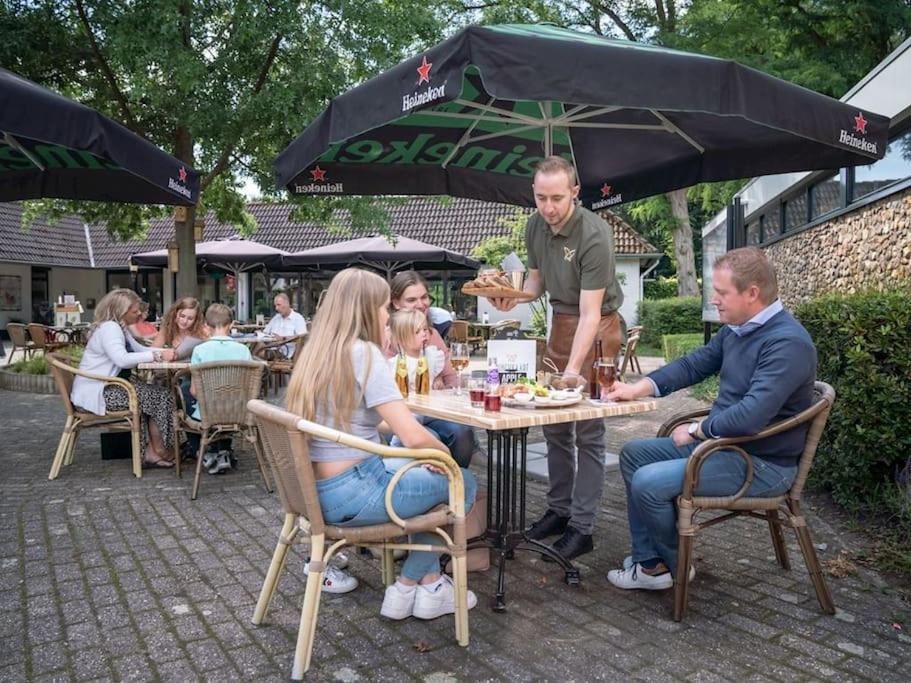 Vrijstaande Recreatiebungalow Met Slaapvide Posterholt Exteriör bild